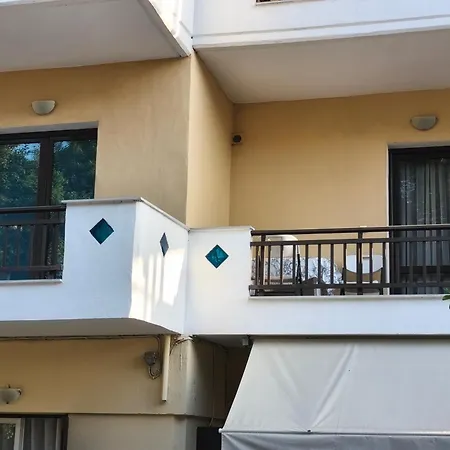 Angies House * 内奥斯潘特雷蒙纳斯